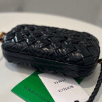Bottega Veneta Knot On Strap 717623